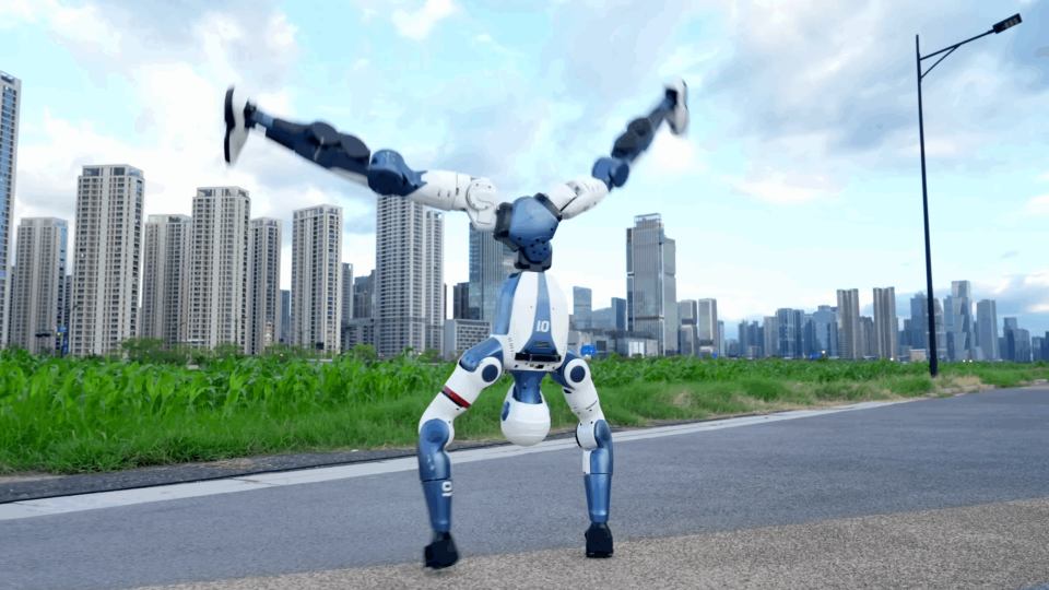 Unitree R1 İnsansı AI Robotu